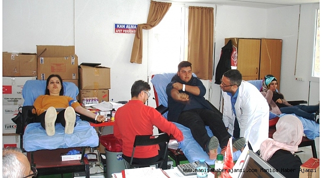 Sarıgöl&#039;de 70 ünite kan toplandı