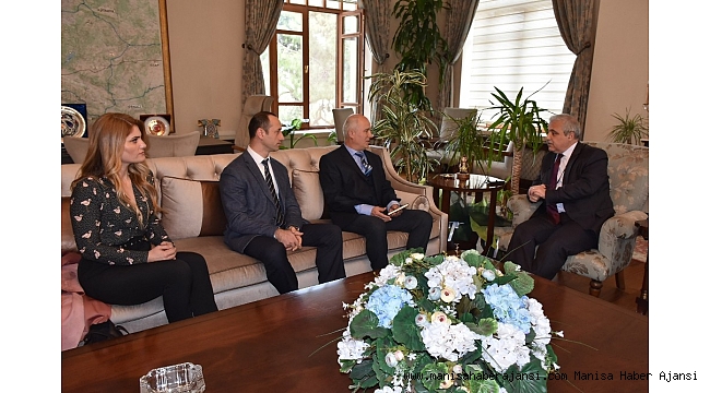 Vali Güvençer, Manisa Tavuk Yetiştiricileri Birliğini ağırladı