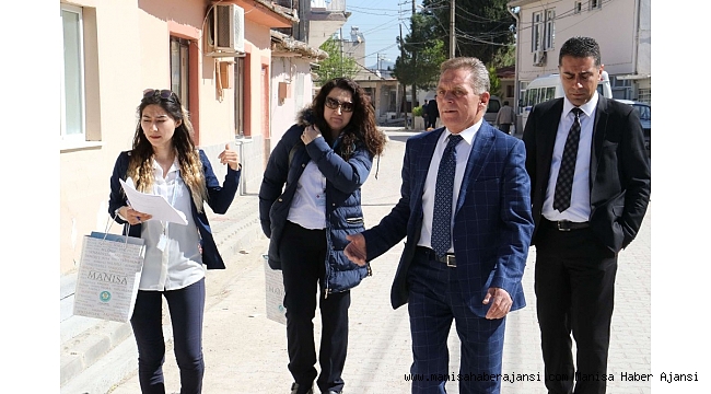 Manisa Büyükşehir&#039;in &#039;Sosyal Doku&#039; ekibi kapı kapı geziyor