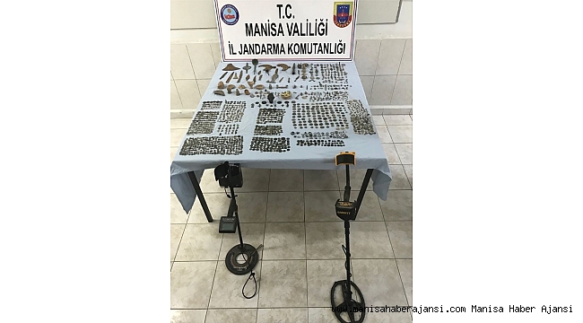 Manisa&#039;da 521 sikke ve onlarca tarihi eser ele geçirildi