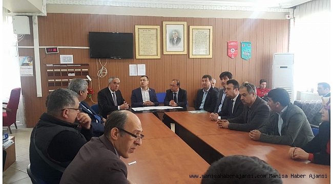 Manisa&#039;da Eğitim-Bir-Sen&#039;den imza kampanyası