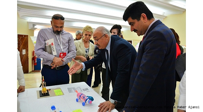 Manisa&#039;da öğretmenler akademisyenlerle buluştu