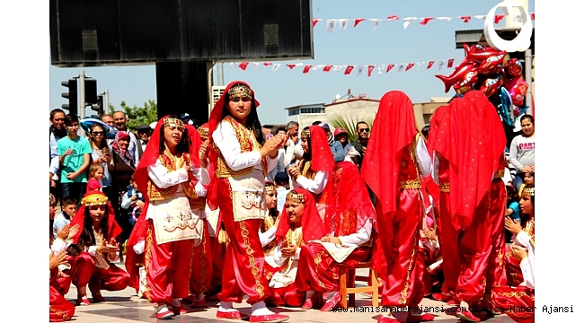Manisa&#039;nın ilçelerinde 23 Nisan coşkusu