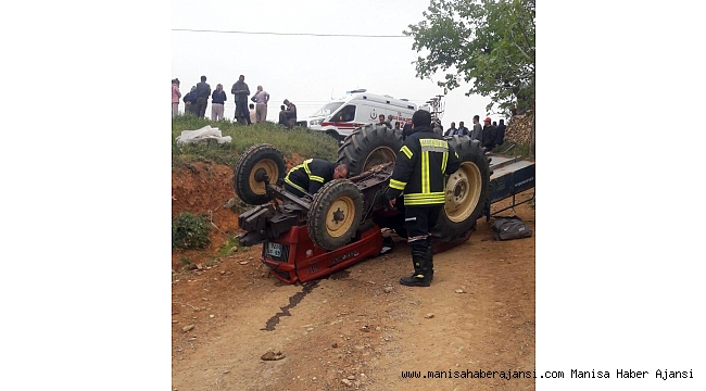Salihli&#039;de traktör devrildi: 2 yaralı