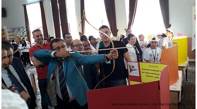 Alaşehir'de TÜBİTAK 4006 Bilim Fuarı açıldı