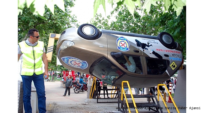 Kaza anını canlı yaşayıp, emniyet kemerinin önemini öğrendiler