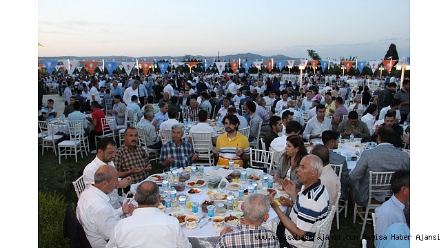 Manisa AK Parti iftar sofrasında buluştu