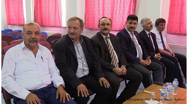 Manisa'da başarılı kalfa ve ustalara belgeleri verildi