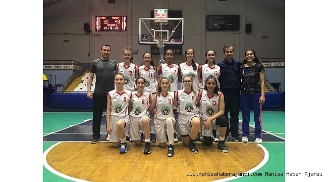 Turgutlu Belediyespor'un kızları namağlup şampiyon