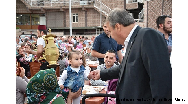 Yunusemre&#039;de iftar sofrası Üçpınar&#039;da kuruldu