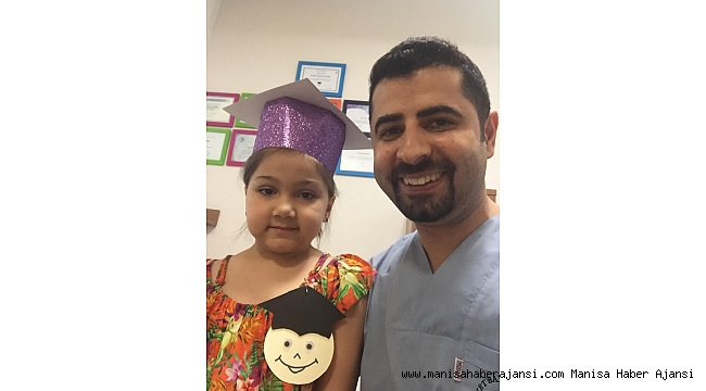 Ağzından tükürük bezi taşı çıktı