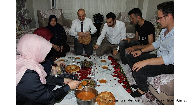 AK Parti Manisa&#039;dan 400 evde gönül sofrası