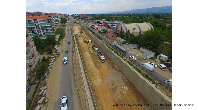 Alaşehir&#039;in köprülü kavşağında çalışmalar devam ediyor