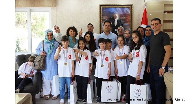 İl Müdürü Öztürk, özel sporcuları ödüllendirdi