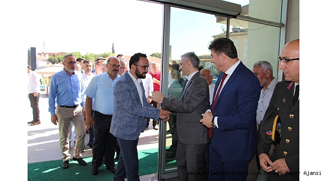 Kula&#039;da protokol bayramlaştı