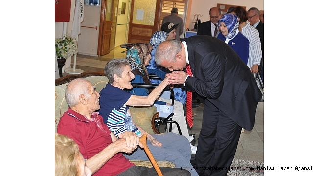 Manisa protokolü bayramlaştı