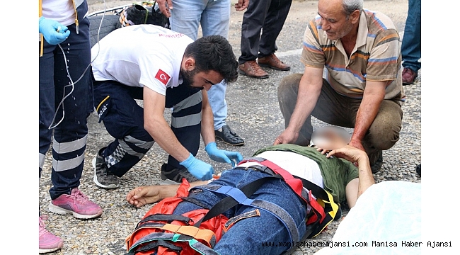 Motosiklet ile minibüs çarpıştı: 1 ölü, 1 yaralı