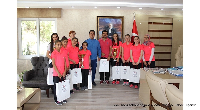 Namağlup Türkiye şampiyonları Manisa&#039;nın gururu oldu