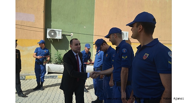 Selendi protokolü asker ve polisleri unutmadı