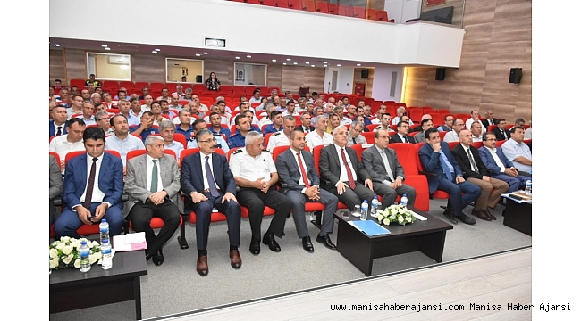 Vali Güvençer Alaşehir&#039;de muhtarlarla buluştu