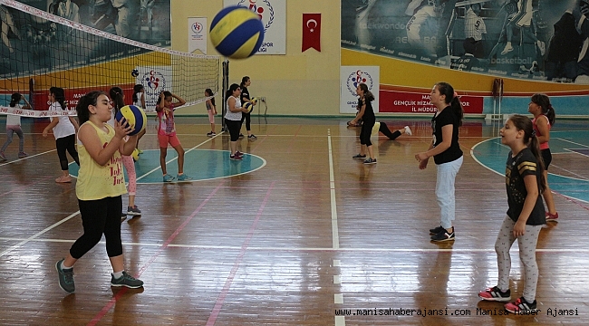 Ücretsiz Voleybol Kursuna Yoğun İlgi