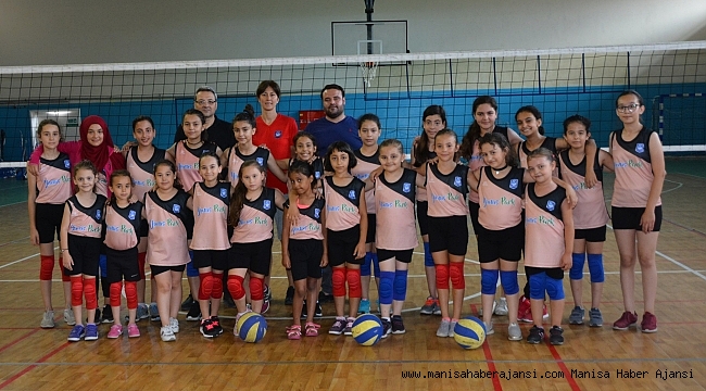 YUNUSEMRE FİLENİN SULTANLARINI YETİŞTİRİYOR