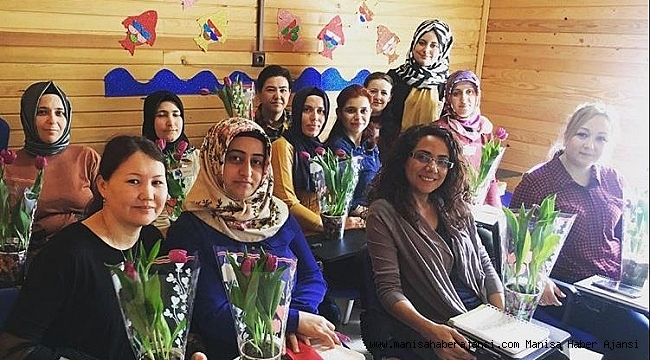 KURSU BAŞARIYLA TAMAMLAYAN KURSİYERLER BELGELERİNİ ALDI