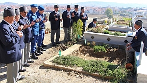 Kıbrıs gazileri, silah arkadaşlarını unutmadı