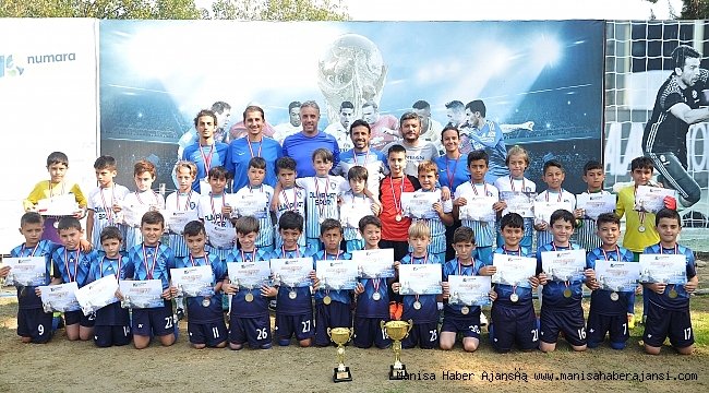 Murat Germen Ada’da ikincilik kupasını kaldırdı