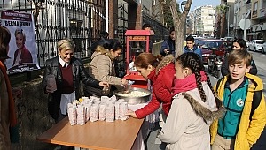 RAGIP BEY MUHTAR ADAYI ŞENBAY’DAN ÇOCUKLARA KARNE HEDİYESİ