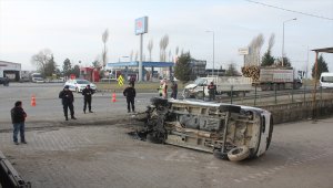 Kütahya'da trafik kazası: 3 yaralı