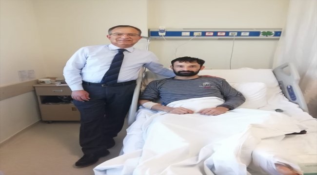 Sırtından alınan doku, ayağına nakledildi