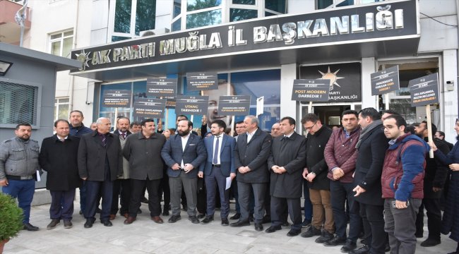 &quot;Türkiye karanlık bir sürecin içerisine itilmiştir&quot;