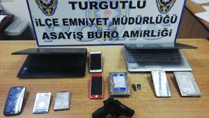 Manisa'da yasa dışı bahis operasyonu: 4 gözaltı