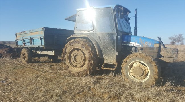 Uşak&#039;ta römorkun altında kalan çiftçi yaşamını yitirdi