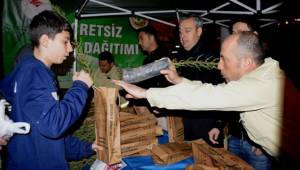 750 fidan ve 400 paket süt dağıtıldı