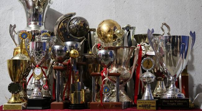 Manisaspor'un kupalarını kasap satın aldı