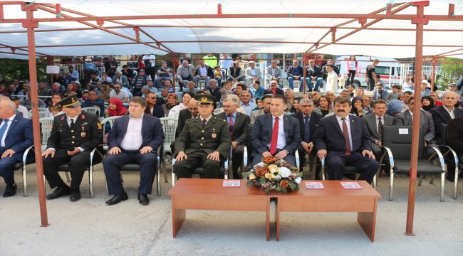 Denizli'de 1919 öğrenci harmandalı oynadı