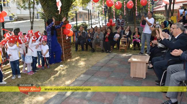 YUNUSEMRELİ MİNİKLER CUMHURİYET BAYRAMI’NI KUTLADI