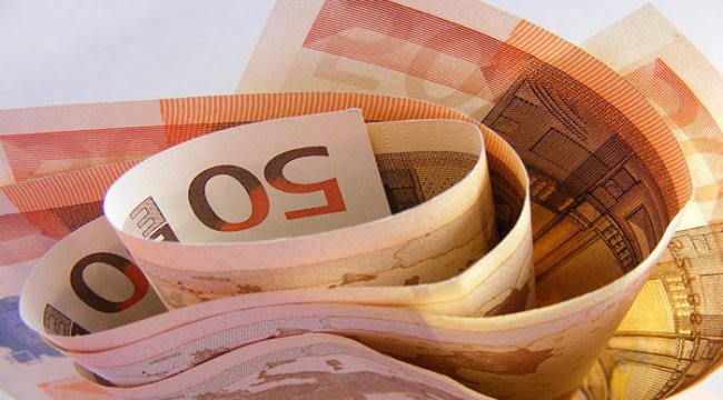 Euro Bölgesi&#039;nde güven endeksleri 11 yılın en düşüğüne indi