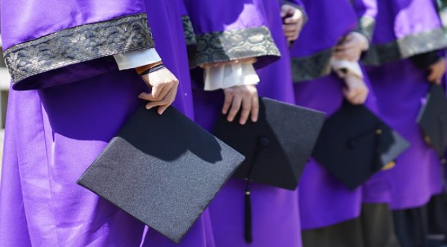 Sabancı Üniversitesi, profesyonel yüksek lisans mezuniyet törenini onlıne gerçekleştirdi