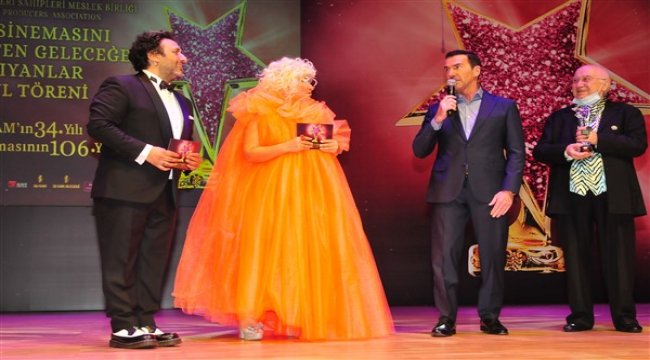 ‘Türk Sinemasını Geçmişten Geleceğe Taşıyanlar’ ödül töreni