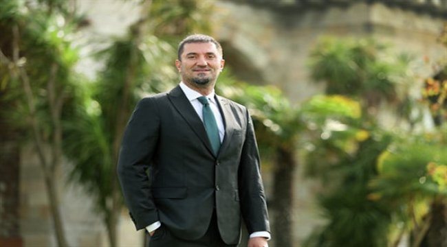 Yeşilay’da bayrak değişimi