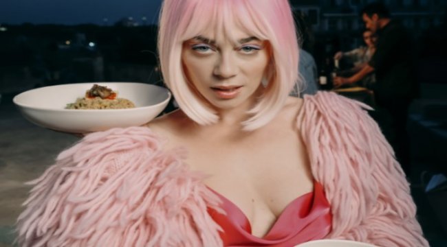 Demet Evgar’dan ilk single; ‘Nanay’