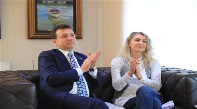 İmamoğlu çiftinden çocuklara : “Bu zor günleri, yaratıcı fikirlerle, hep beraber atlatacağız”