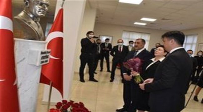 Kiyevdə Azərbaycanın Türkiyəyə hədiyyə etdiyi Atatürkün büstünün açılış mərasimi keçirilib