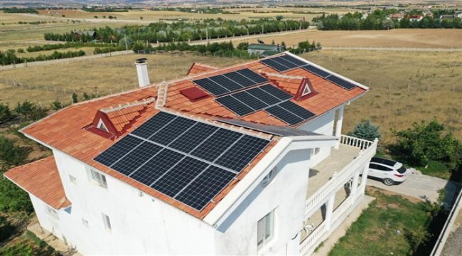 Konutlarda güneşten elektrik üretmenin bedeli 750$ - 1000$ / kWp arasında değişiyor