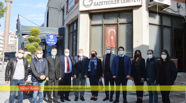 CHP gazetecilerin gününü kutladı