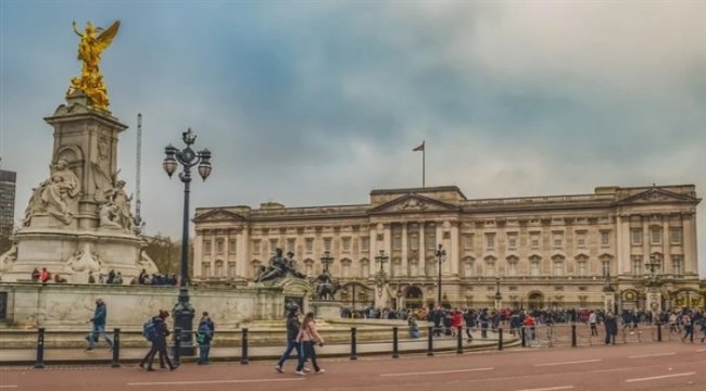 Queen Elizabeth and The Duke of Edinburgh get vaccinated
