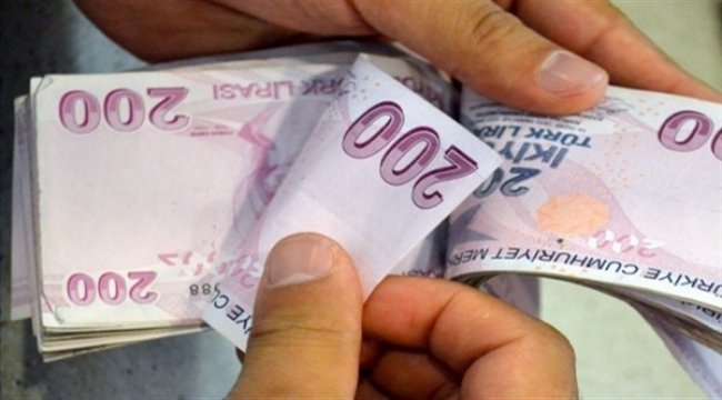 TL mevduat faizi 108 baz puan artarken kredi faizleri geriledi